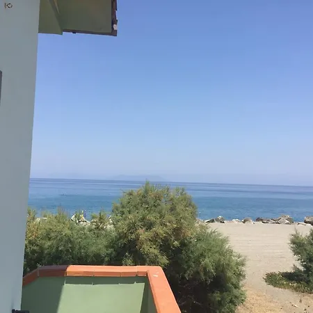 Apartment Apartament Xenia Mongiove